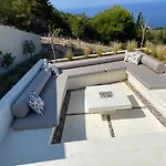 Luxury * Athánion