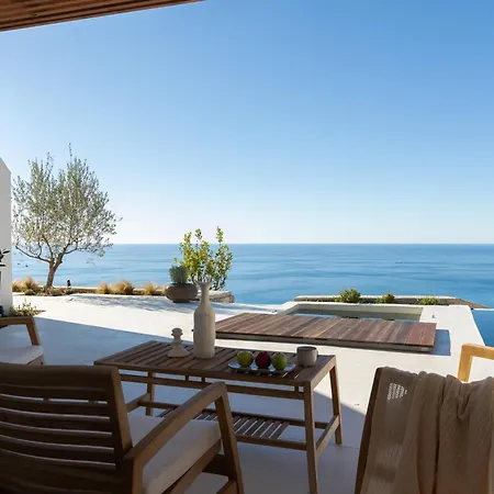 Luxury Villa *