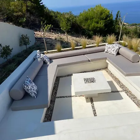 Luxury * Athanion