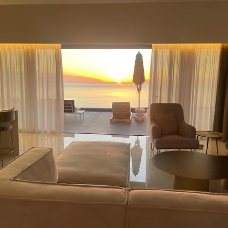 Luxury * Athánion